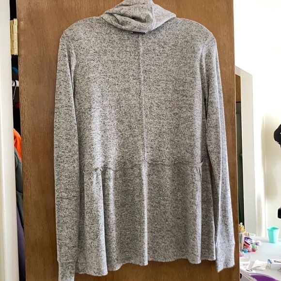 Betsey Johnson Performance Cowl Neck L/S - Picture 5 of 9